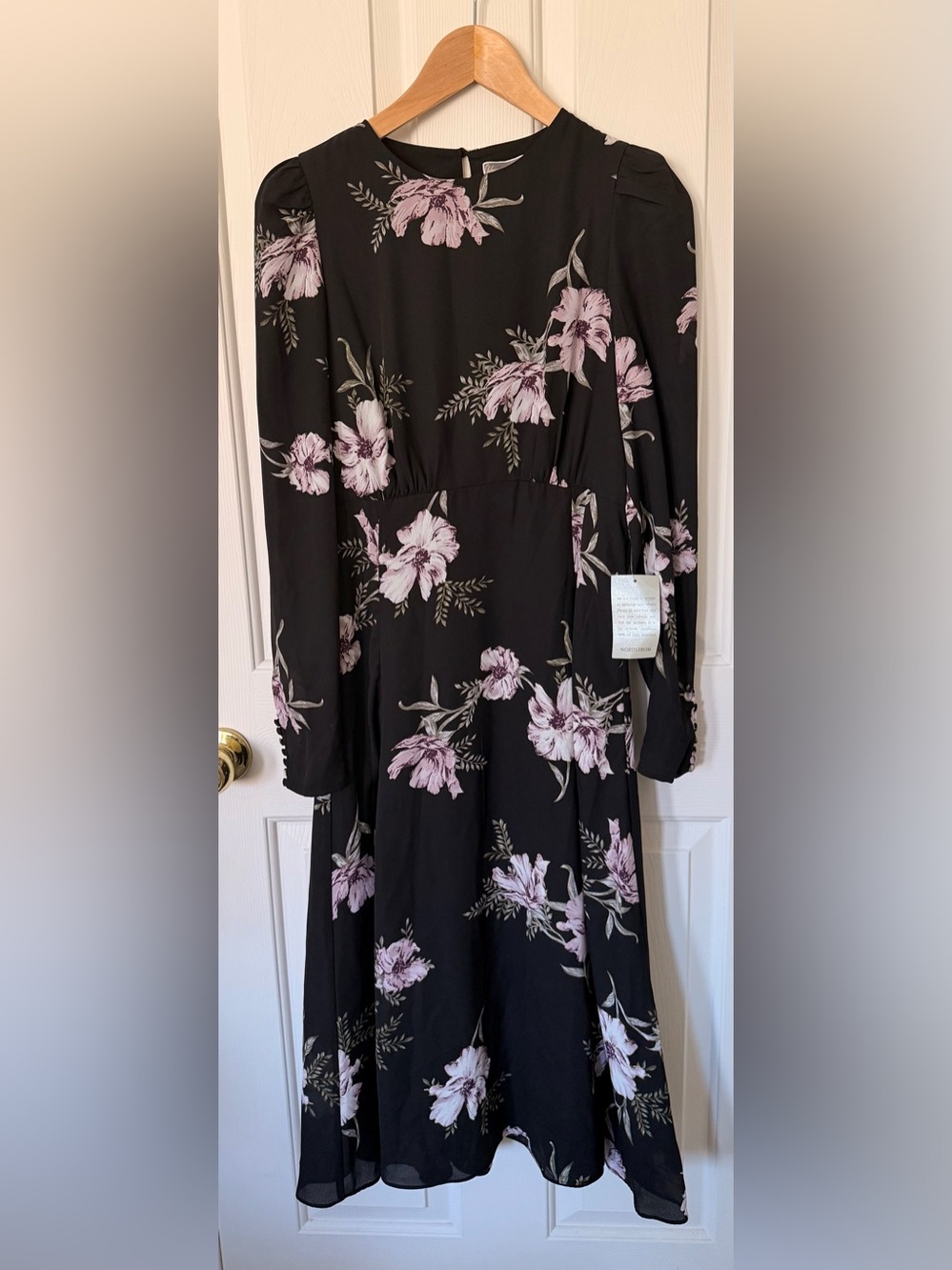 Chelsea28 Black Long-Sleeve Floral Midi Dress